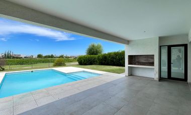 Casa en Venta en Canton al Golf - Canton Golf - vista al lago