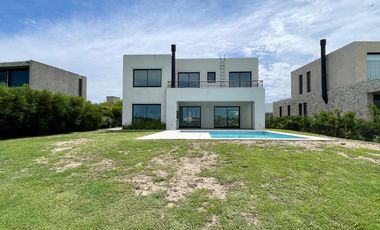 Casa en Venta en Canton al Golf - Canton Golf - vista al lago