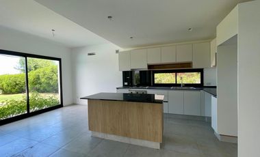 Casa en Venta en Canton al Golf - Canton Golf - vista al lago