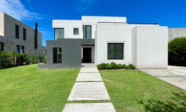 Casa en Venta en Canton al Golf - Canton Golf - vista al lago