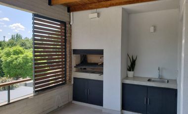 Departamento  muy luminoso con cochera en Altos De Benavidez!