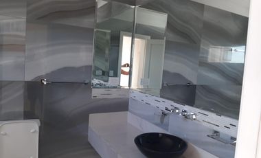 Casa en alquiler en el Barrio el Yacht. Nordelta