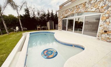 Casa en alquiler en el Barrio el Yacht. Nordelta