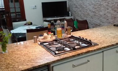 Casa en BOEDO 5 DORMITORIOS, ESCRITORIO, QUINCHO, PARRILLA.TERRAZAS, ASCENSOR.
