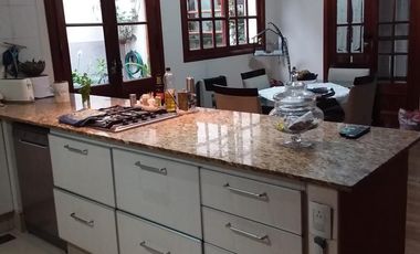 Casa en BOEDO 5 DORMITORIOS, ESCRITORIO, QUINCHO, PARRILLA.TERRAZAS, ASCENSOR.