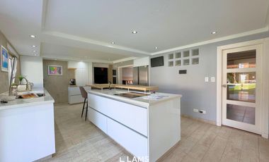 Espectacular chalet con piscina en Barrio Los Troncos - Alquiler Temporario