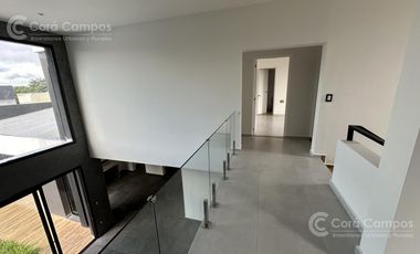 Se vende Casa en Barrio Privado Panambí