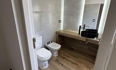 Se vende Casa en Barrio Privado Panambí