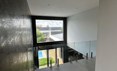 Se vende Casa en Barrio Privado Panambí