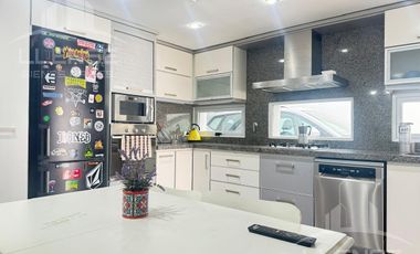 Casa 4 Ambientes con piscina en Venta - Quilmes
