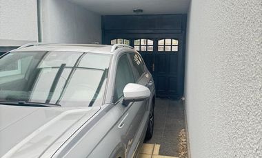 Casa 4 Ambientes con piscina en Venta - Quilmes