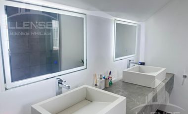 Casa 4 Ambientes con piscina en Venta - Quilmes