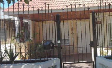Casa en Santa Clara del Mar Dos Plantas, 4 Ambientes