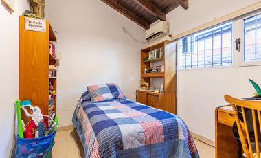 VENTA CASA DE 3 DORMITORIOS EN FUNES CON PILETA