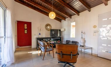 VENTA CASA DE 3 DORMITORIOS EN FUNES CON PILETA