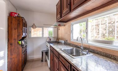 VENTA CASA DE 3 DORMITORIOS EN FUNES CON PILETA