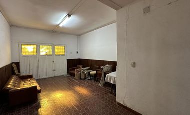 Casa céntrica ideal inversion! Renta inmediata