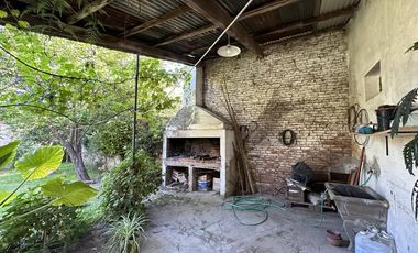 Casa céntrica ideal inversion! Renta inmediata