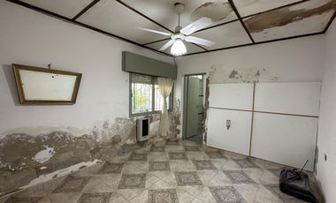 Casa céntrica ideal inversion! Renta inmediata