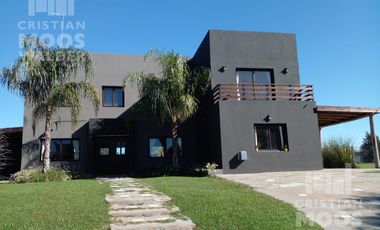 Casa de 5 ambientes en Venta  en El Cazal Escobar