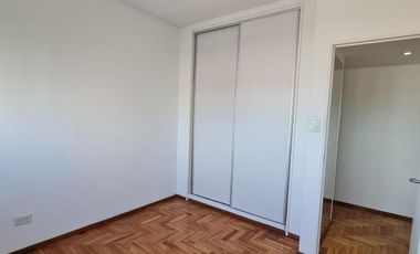 Departamento 3 ambientes  con balcon - con cochera - Baulera - Piso alto - Apto credito