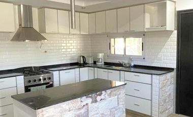 Venta - Casa - Barrio Parque Sakura - Exaltación de la Cruz