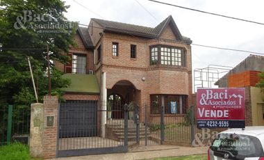Casa - Luis Guillon