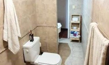 Duplex en Venta en Llavallol: 2 dormitorios, cochera y terraza. Acepta permuta.