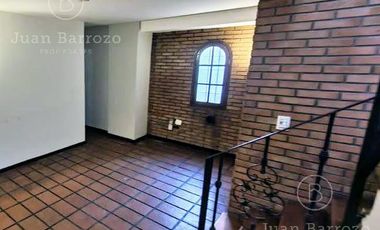 Duplex en Venta en Llavallol: 2 dormitorios, cochera y terraza. Acepta permuta.