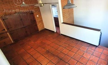 Duplex en Venta en Llavallol: 2 dormitorios, cochera y terraza. Acepta permuta.