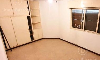 Duplex en Venta en Llavallol: 2 dormitorios, cochera y terraza. Acepta permuta.