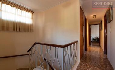 Chalet de 5 ambientes con parque