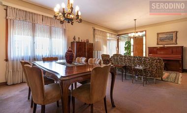 Chalet de 5 ambientes con parque