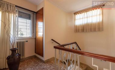 Chalet de 5 ambientes con parque