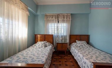 Chalet de 5 ambientes con parque