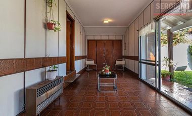 Chalet de 5 ambientes con parque