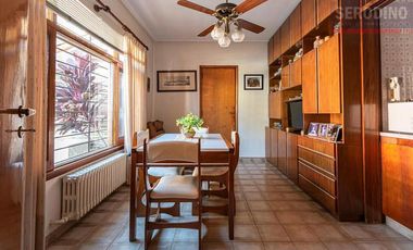 Chalet de 5 ambientes con parque