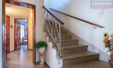 Chalet de 5 ambientes con parque