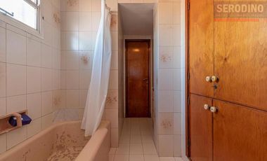 Chalet de 5 ambientes con parque