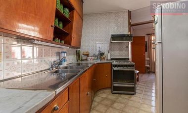 Chalet de 5 ambientes con parque