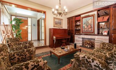 Chalet de 5 ambientes con parque