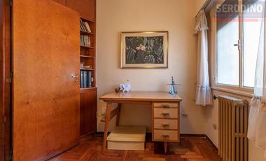 Chalet de 5 ambientes con parque