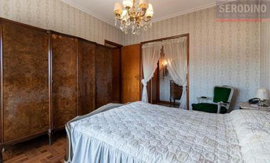 Chalet de 5 ambientes con parque