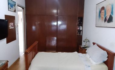 Venta 2 Casas al Fte.  en Ramos Mejia - C/Fdo con quincho y pileta