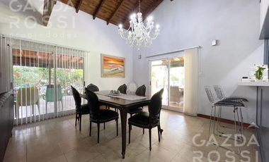 Casa con piscina en Echeverria Del Lago fondo a pulmón verde