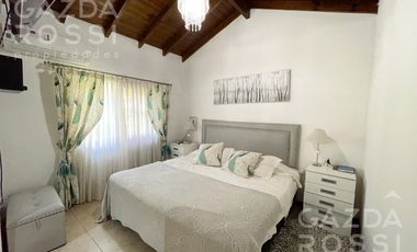 Casa con piscina en Echeverria Del Lago fondo a pulmón verde