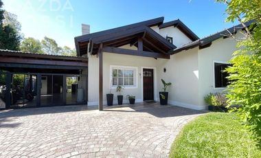 Casa con piscina en Echeverria Del Lago fondo a pulmón verde