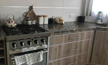 CASA EN VENTA EN BURZACO