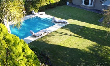 Venta - Casa de 5 amb. en Echeverría del Lago