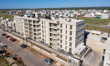 Venta - Departamento 2 dormitorios, dos baños y cochera - Housing del Boulevard - Docta